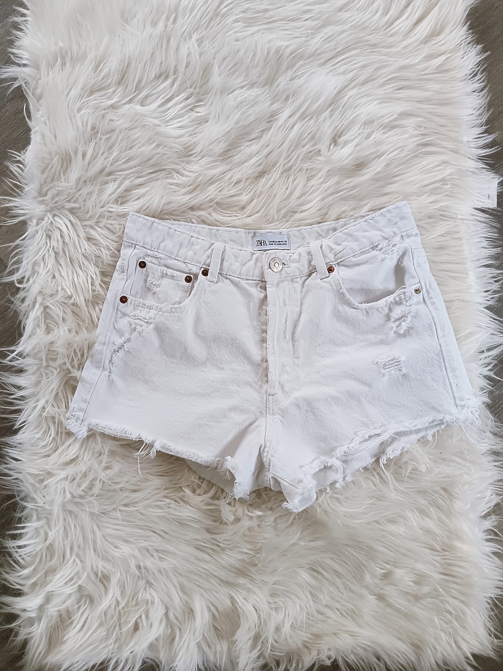 Zara White High Rise Distressed Denim Shorts